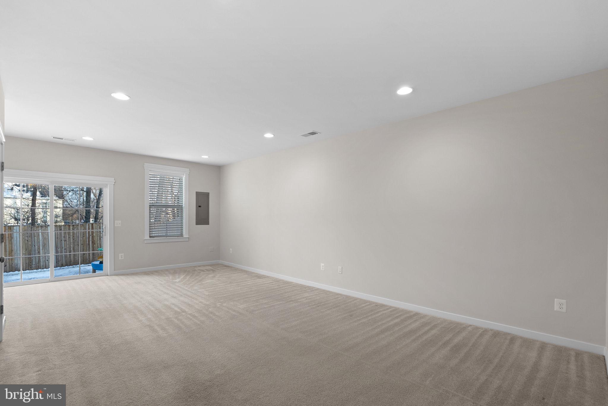 828 Savile Row Ter