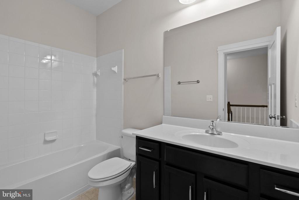 828 Savile Row Ter