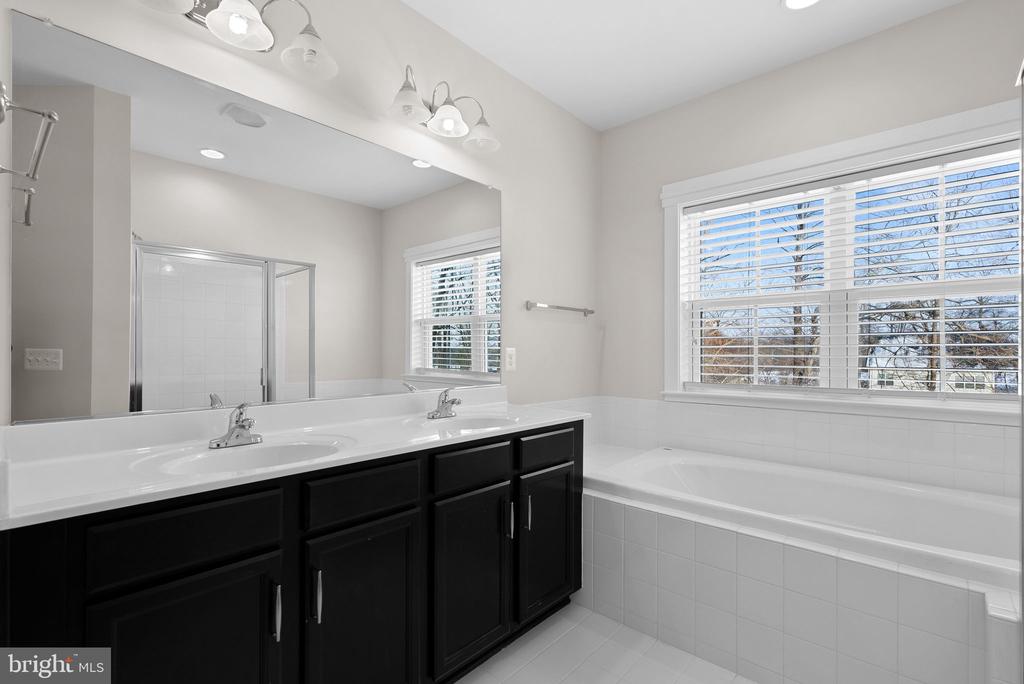 828 Savile Row Ter