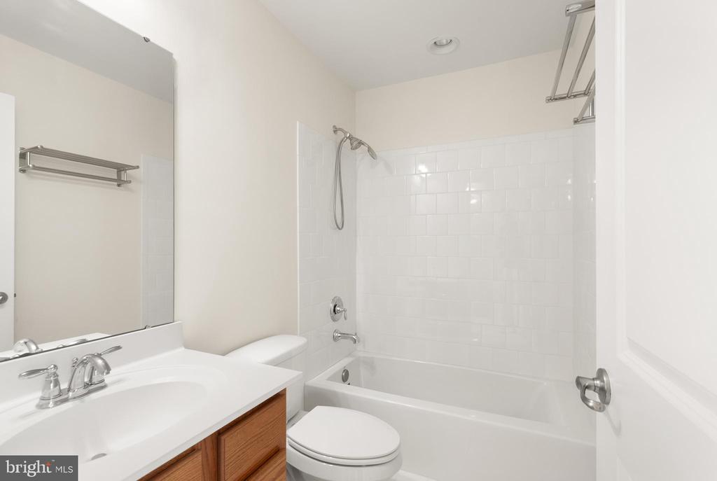 22908 Chinkapin Oak Ter