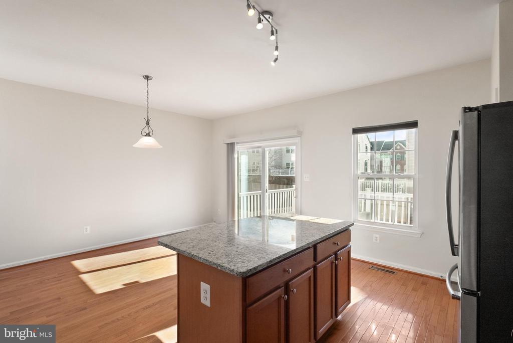 22908 Chinkapin Oak Ter