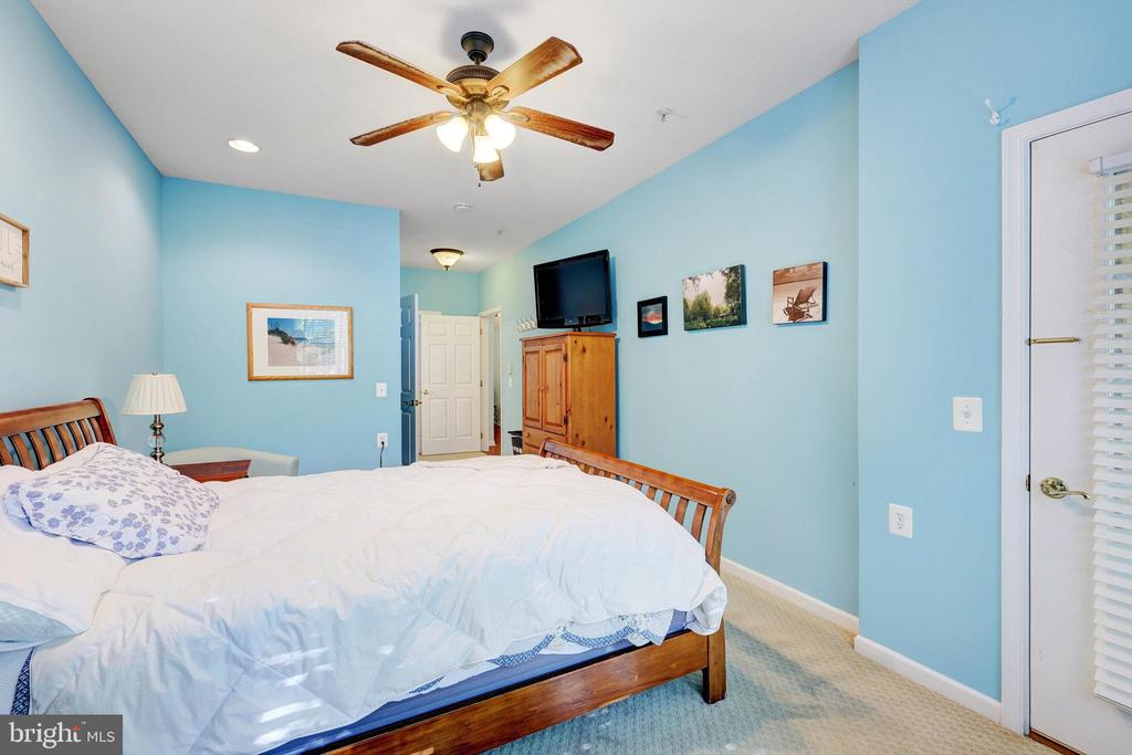 20375 Belmont Park Ter #104