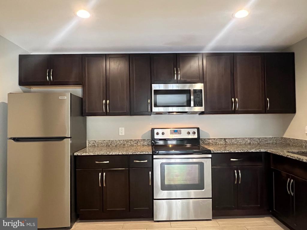 108 N Baylor Dr