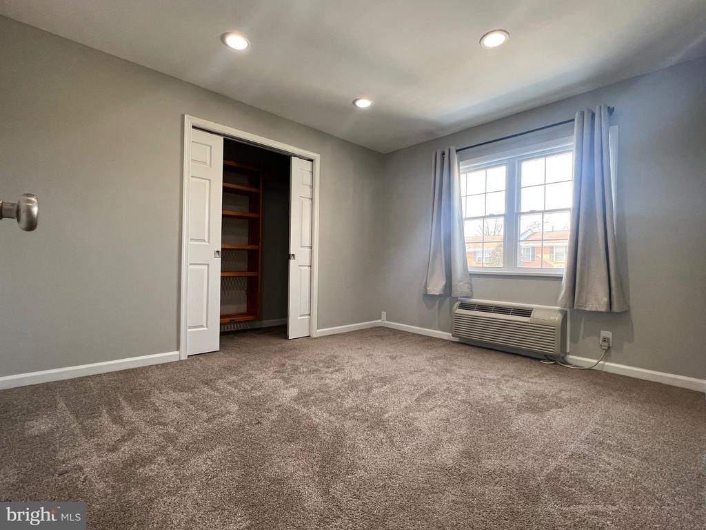 108 N Baylor Dr