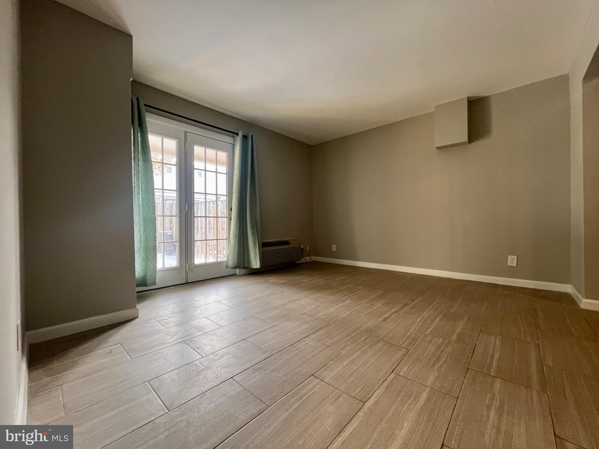 108 N Baylor Dr