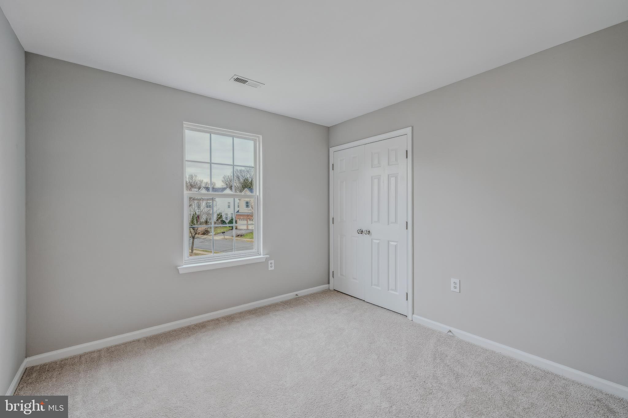 1247 Barksdale Dr NE