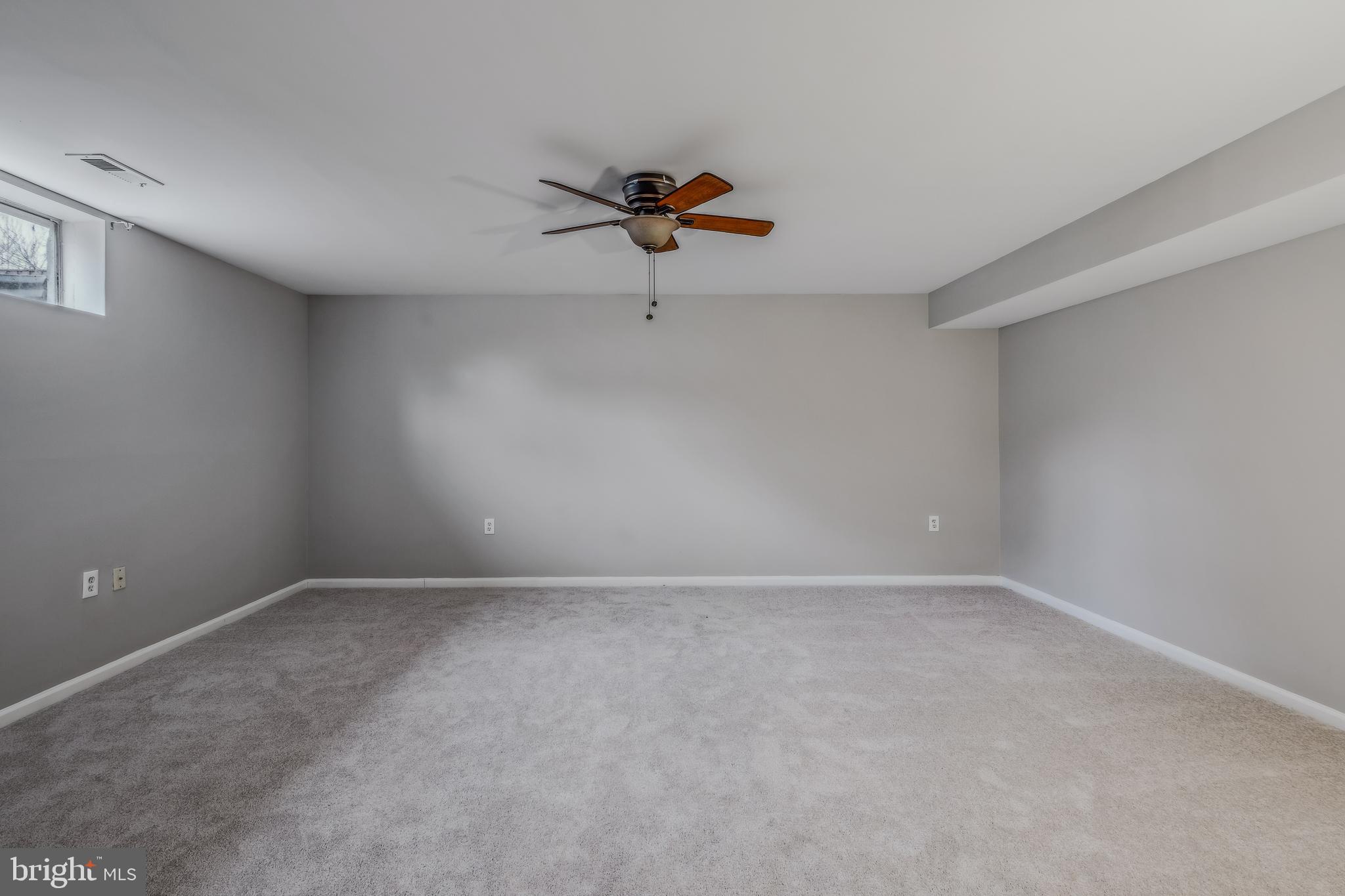 1247 Barksdale Dr NE