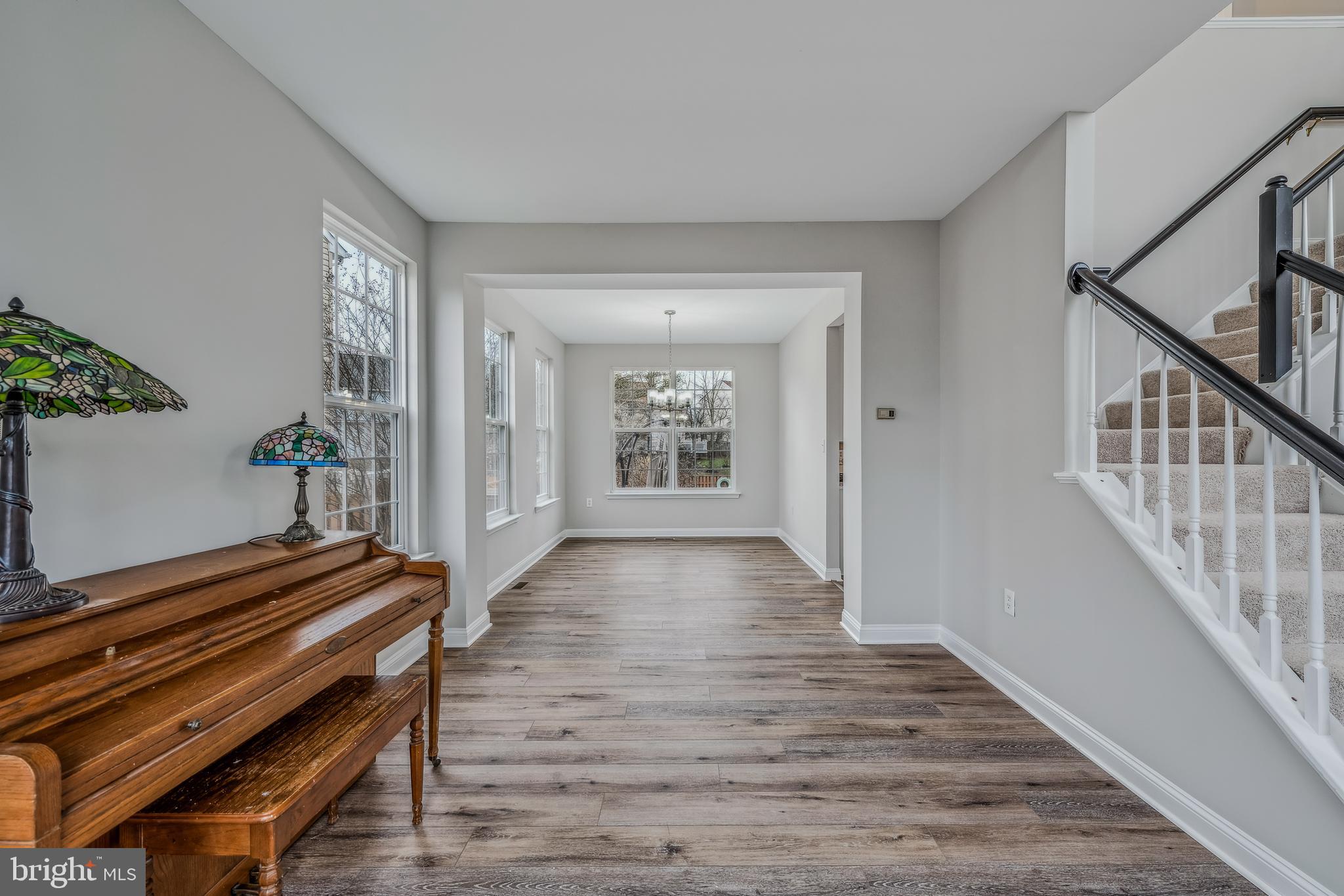 1247 Barksdale Dr NE