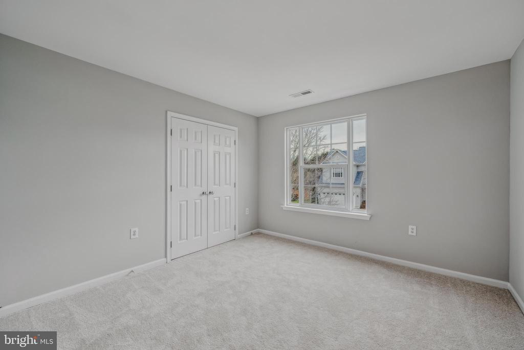 1247 Barksdale Dr NE