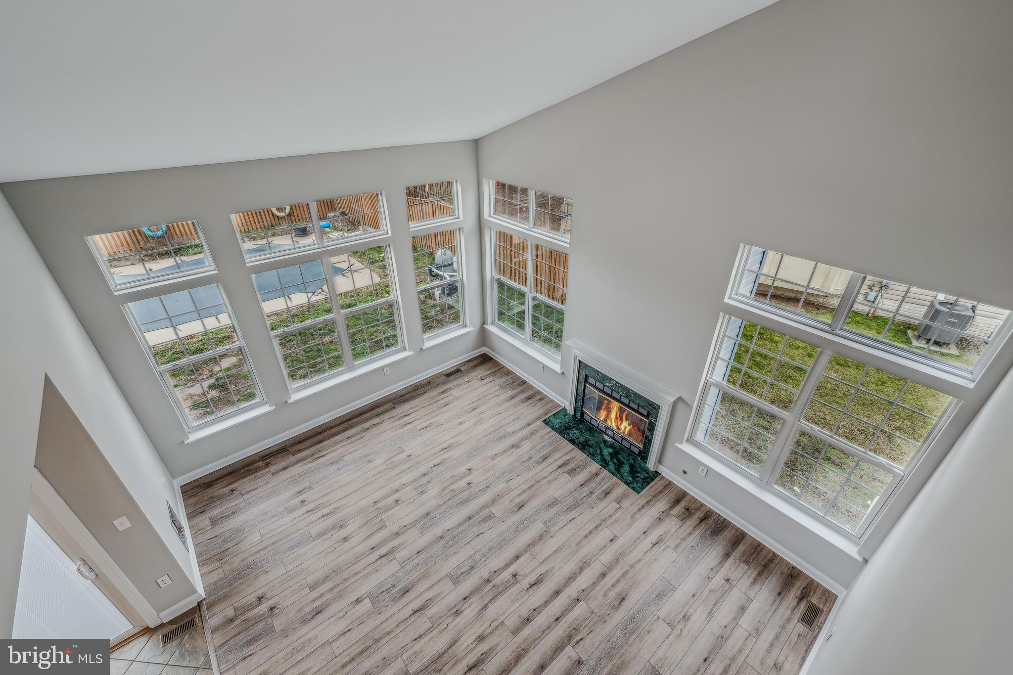 1247 Barksdale Dr NE