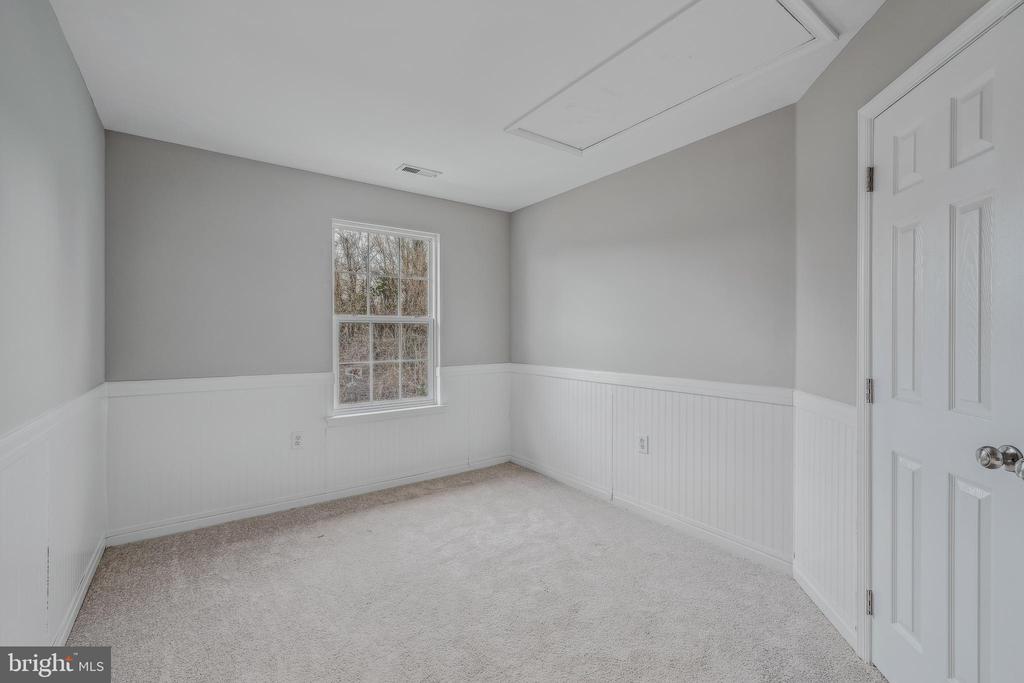1247 Barksdale Dr NE