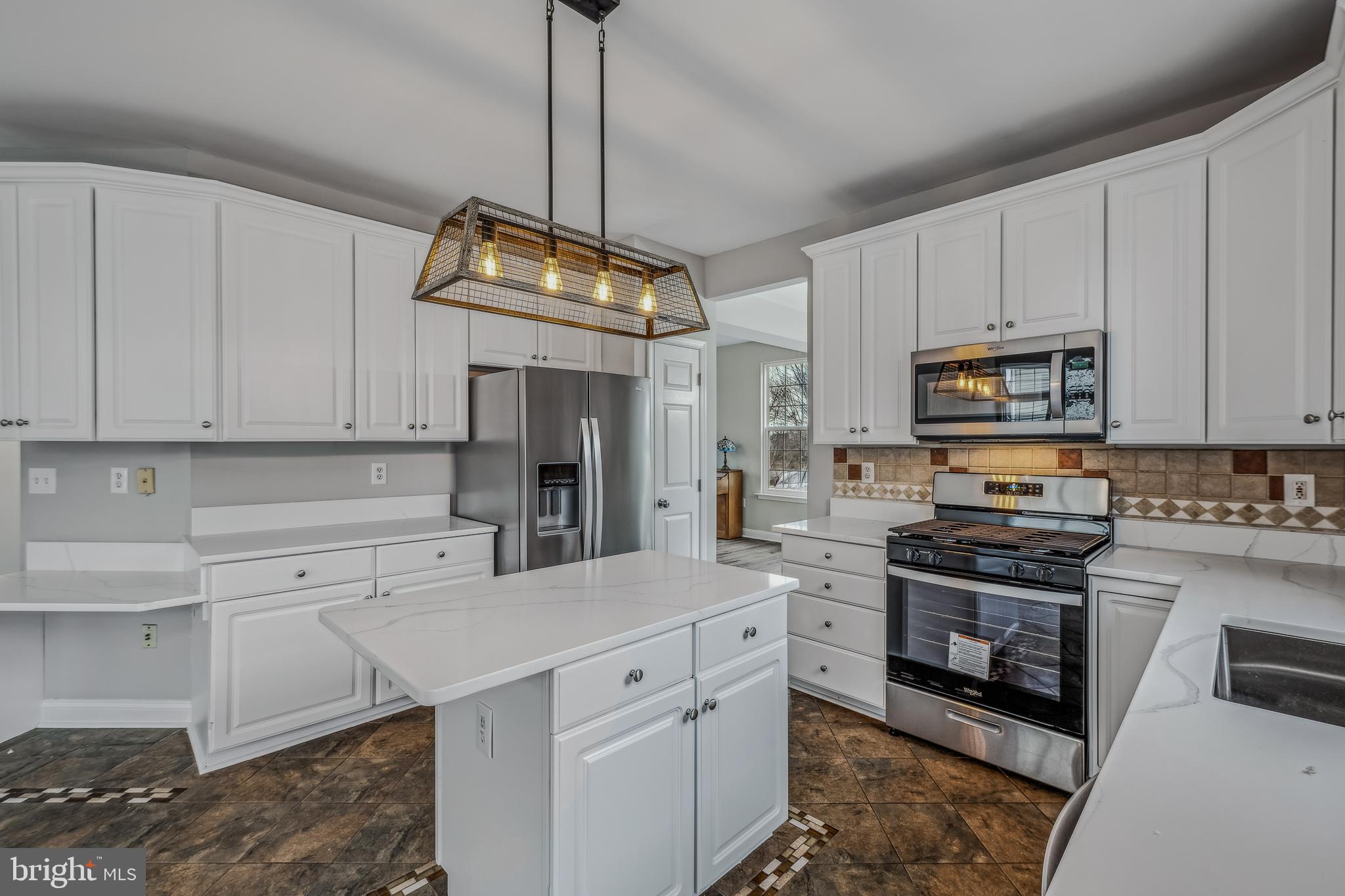 1247 Barksdale Dr NE