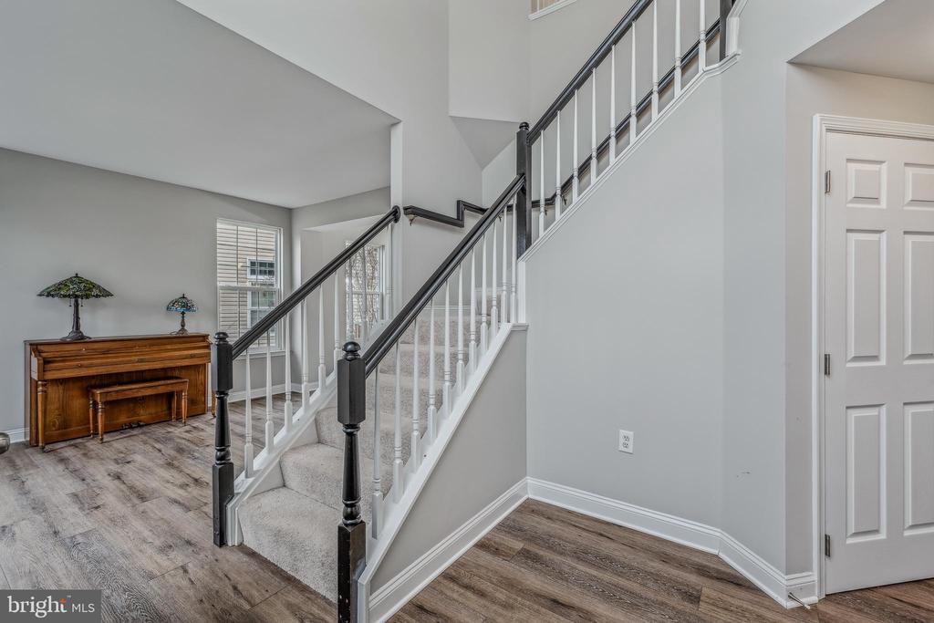 1247 Barksdale Dr NE