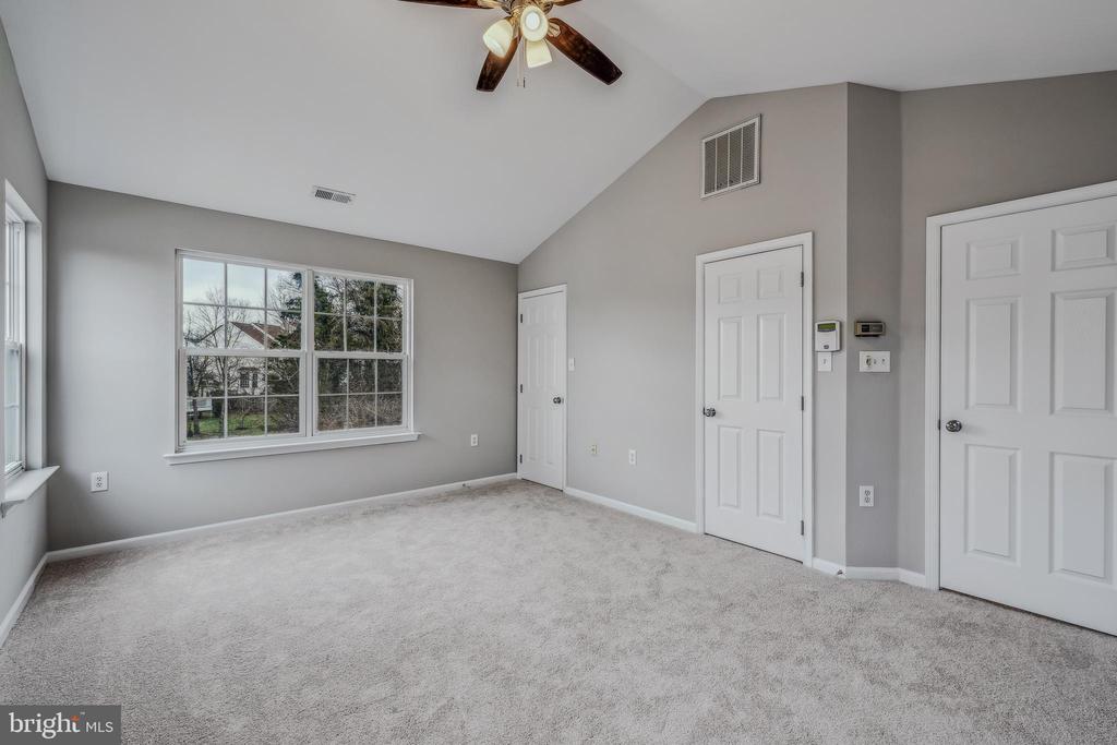 1247 Barksdale Dr NE