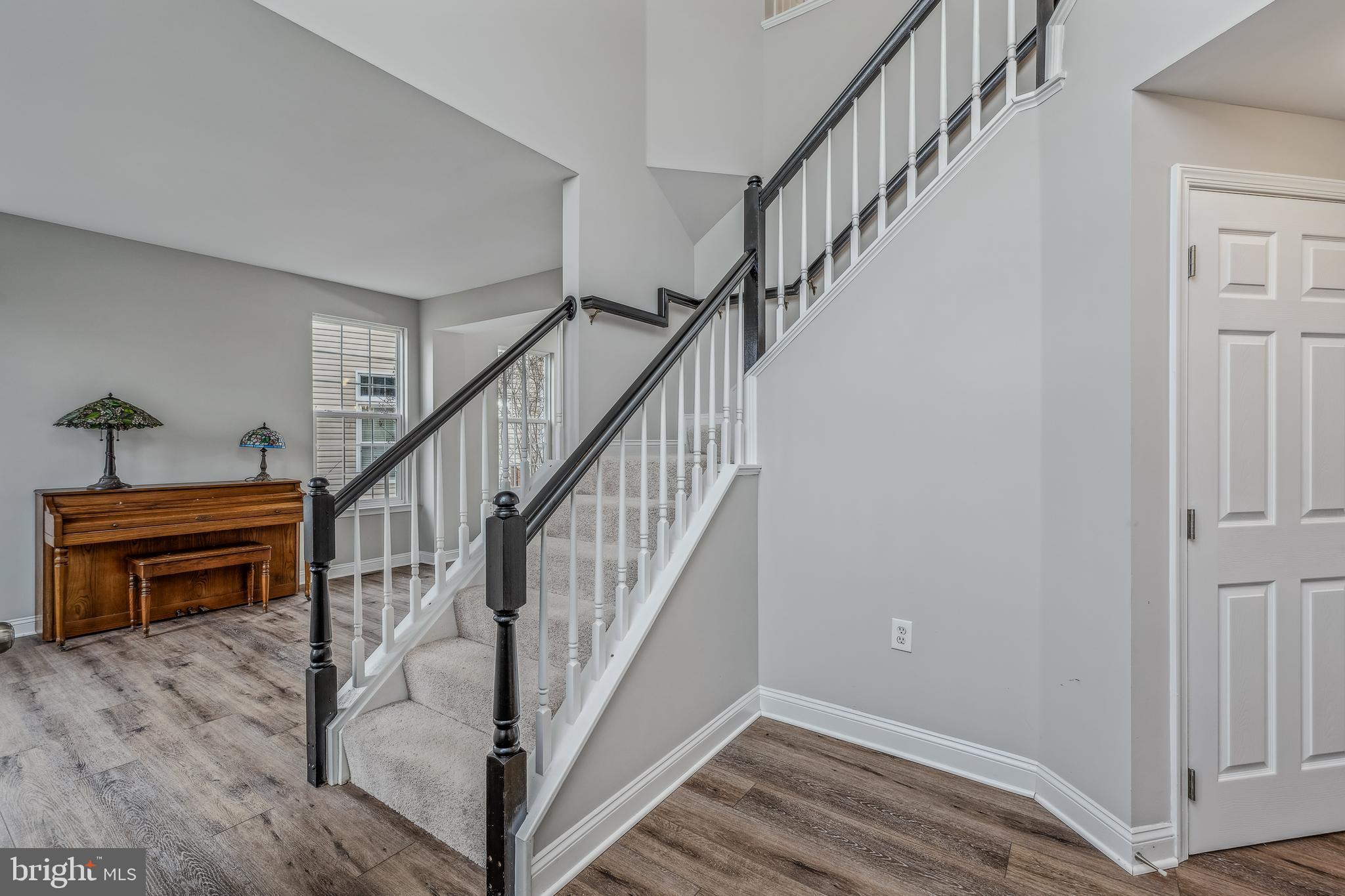 1247 Barksdale Dr NE