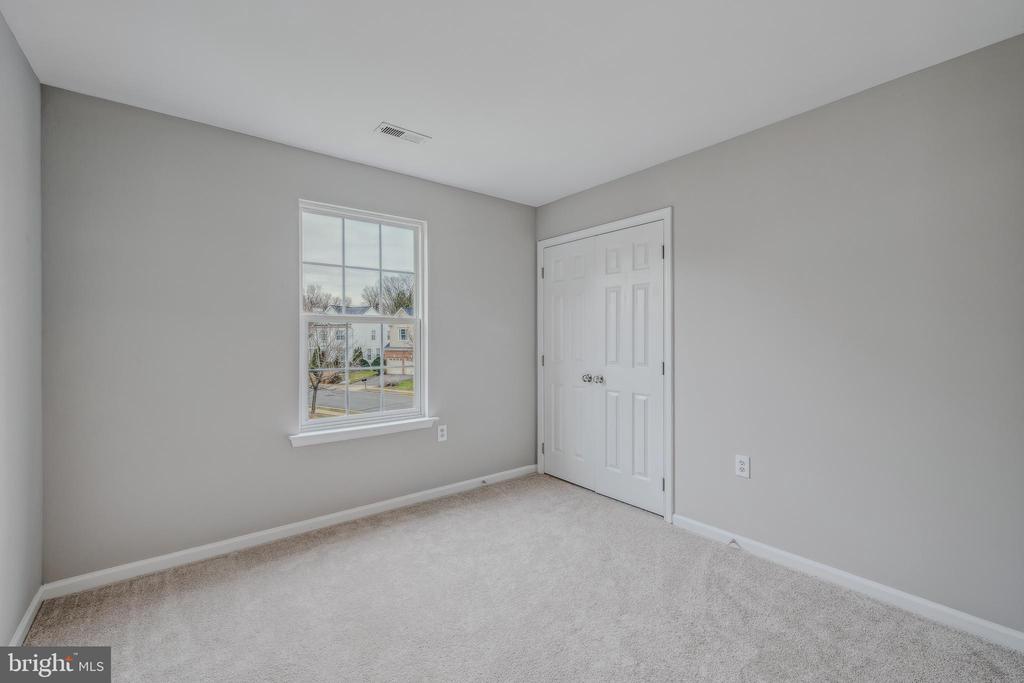 1247 Barksdale Dr NE