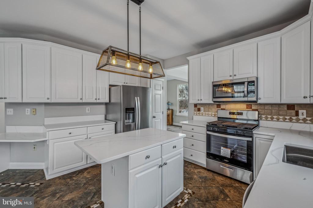 1247 Barksdale Dr NE