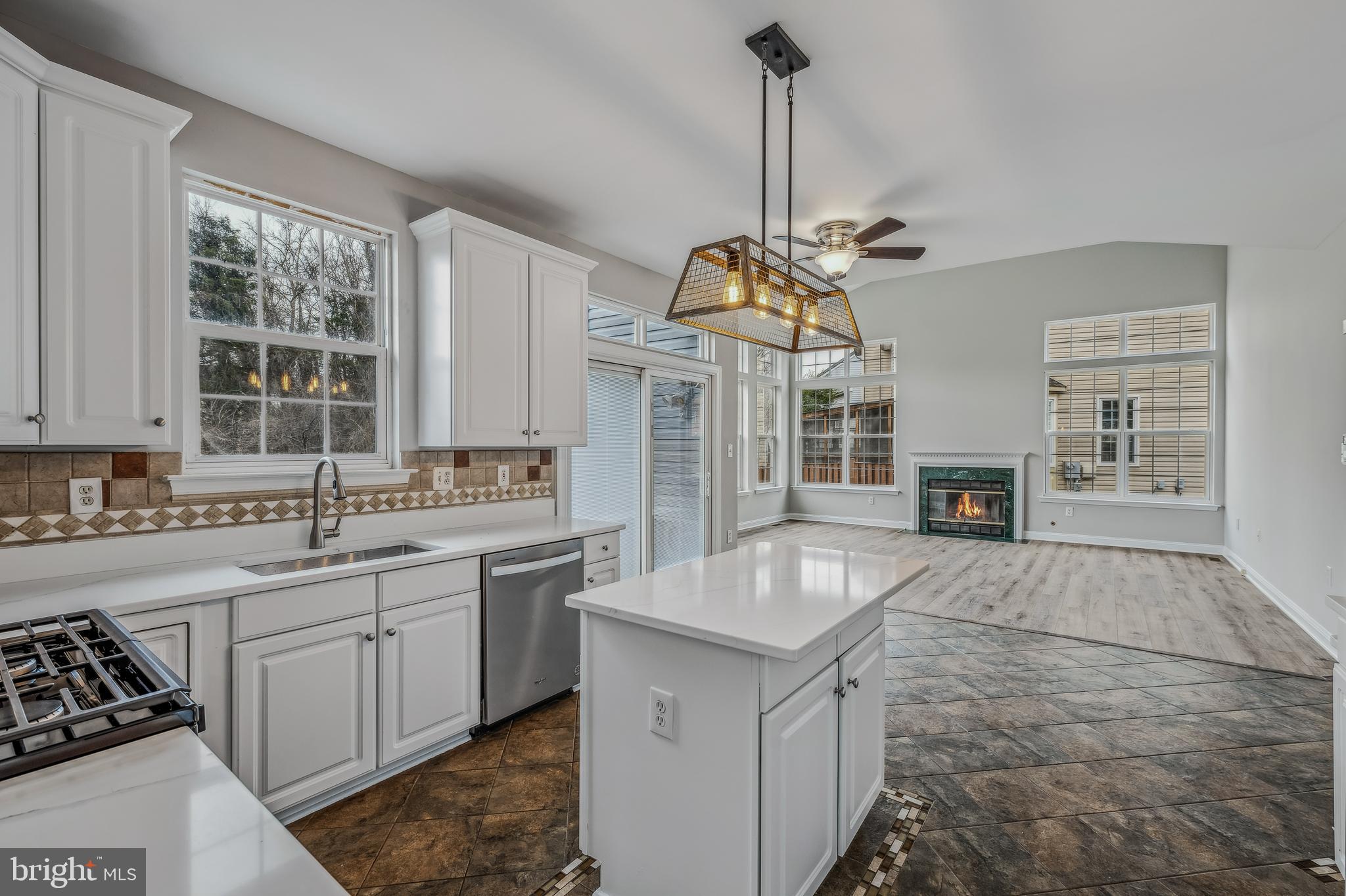1247 Barksdale Dr NE
