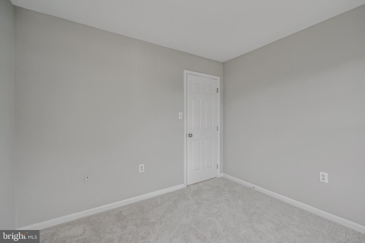 1247 Barksdale Dr NE