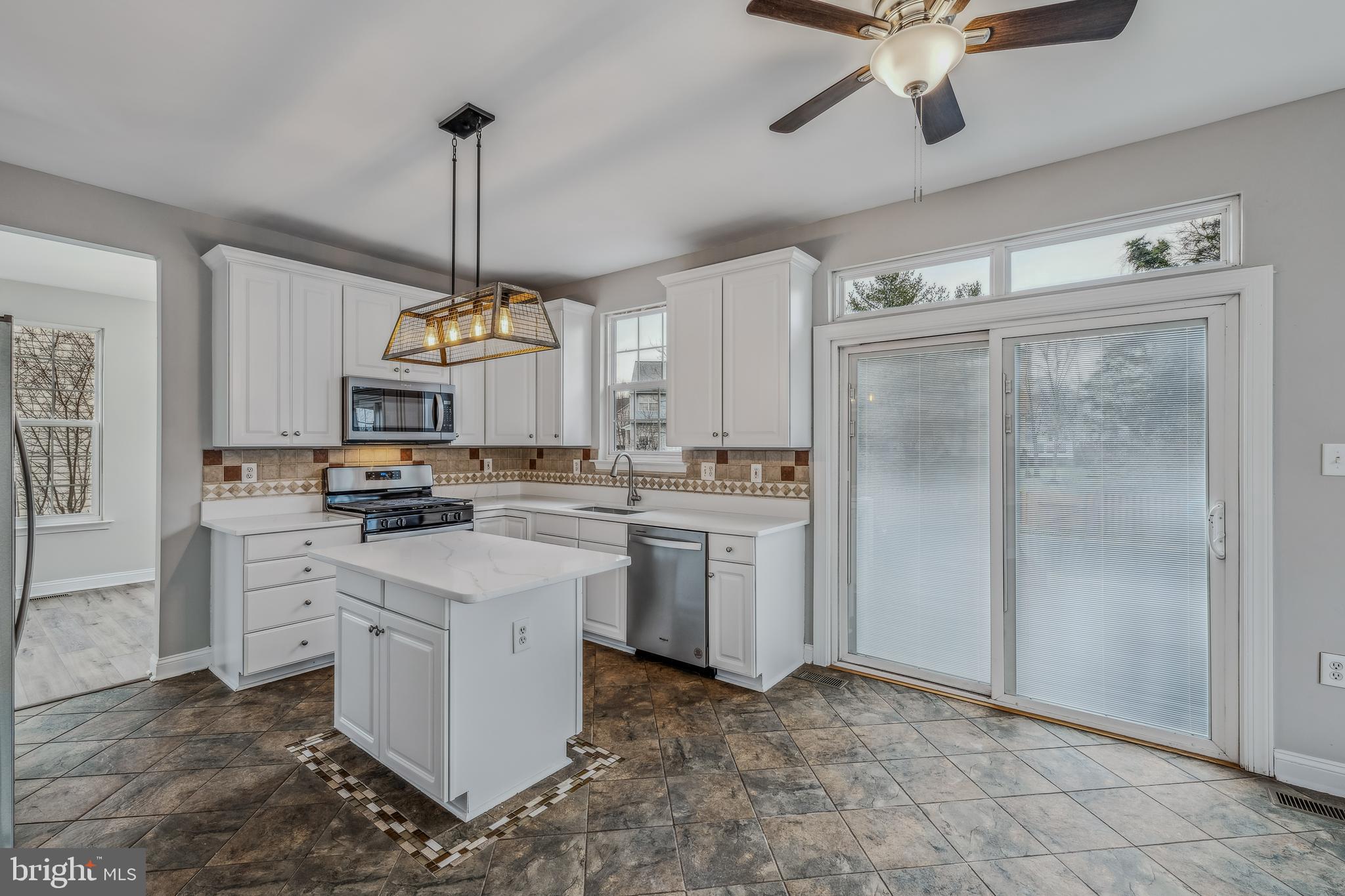 1247 Barksdale Dr NE
