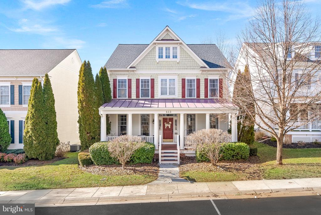 613 Greysands Ln