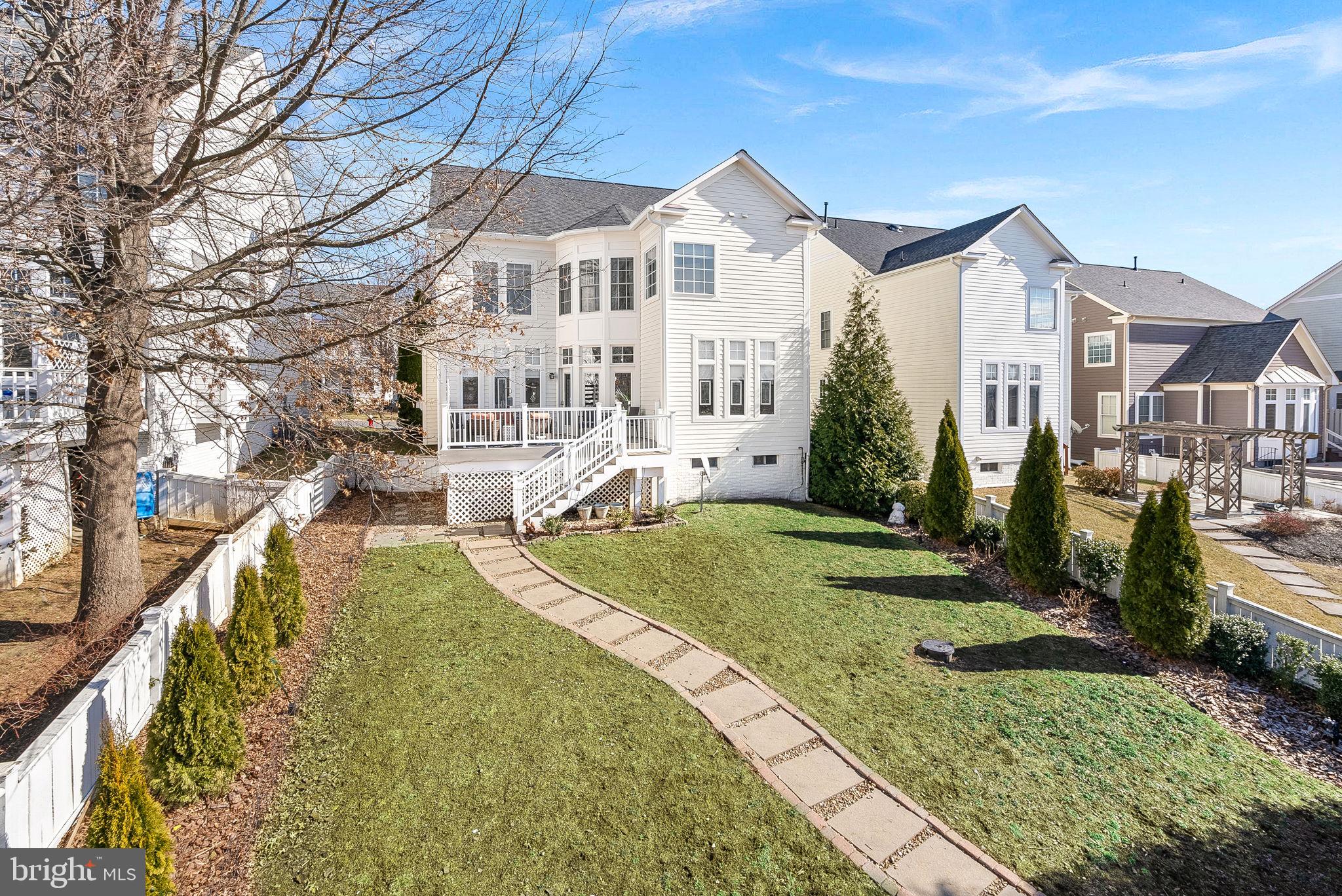 613 Greysands Ln