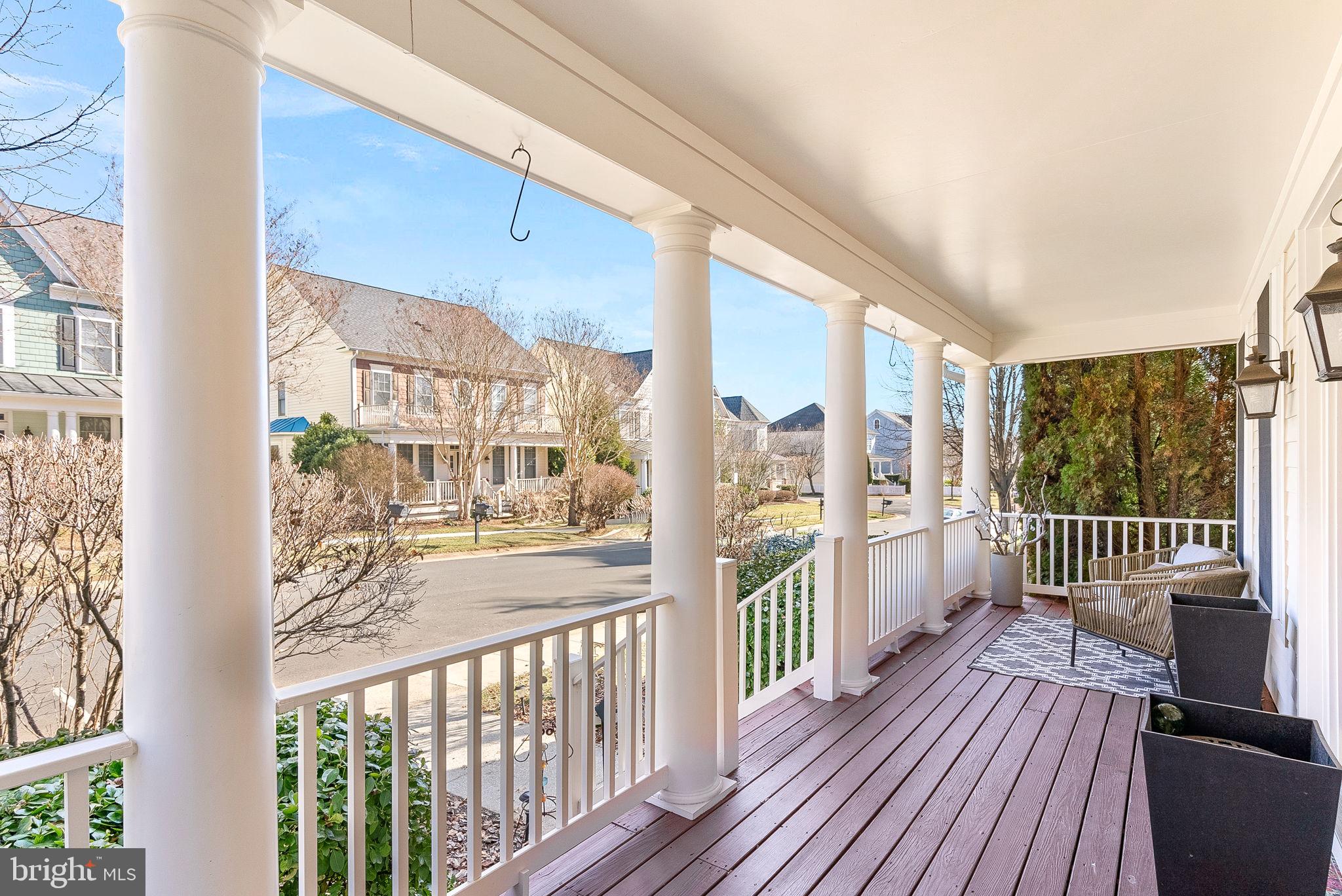 613 Greysands Ln