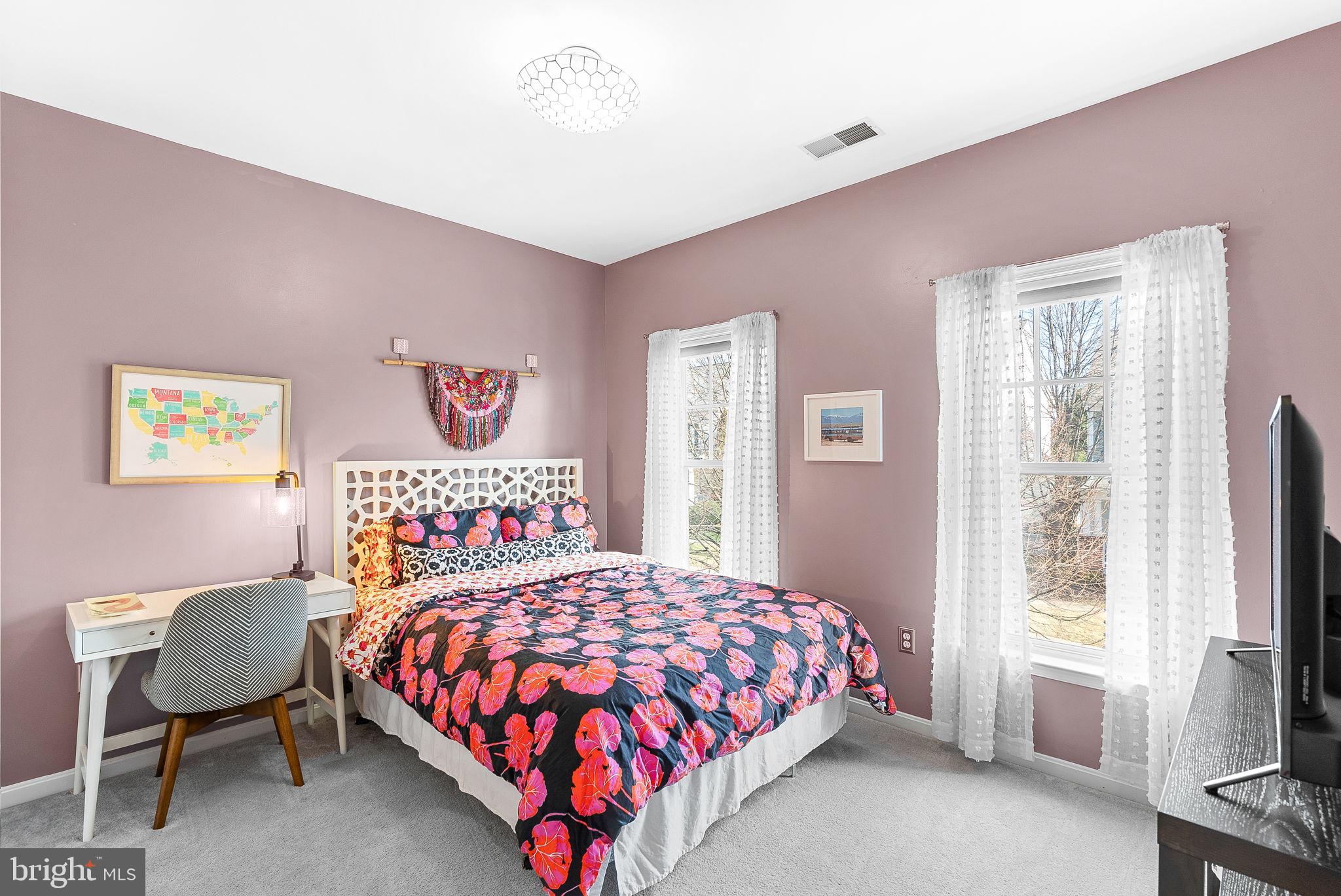 613 Greysands Ln