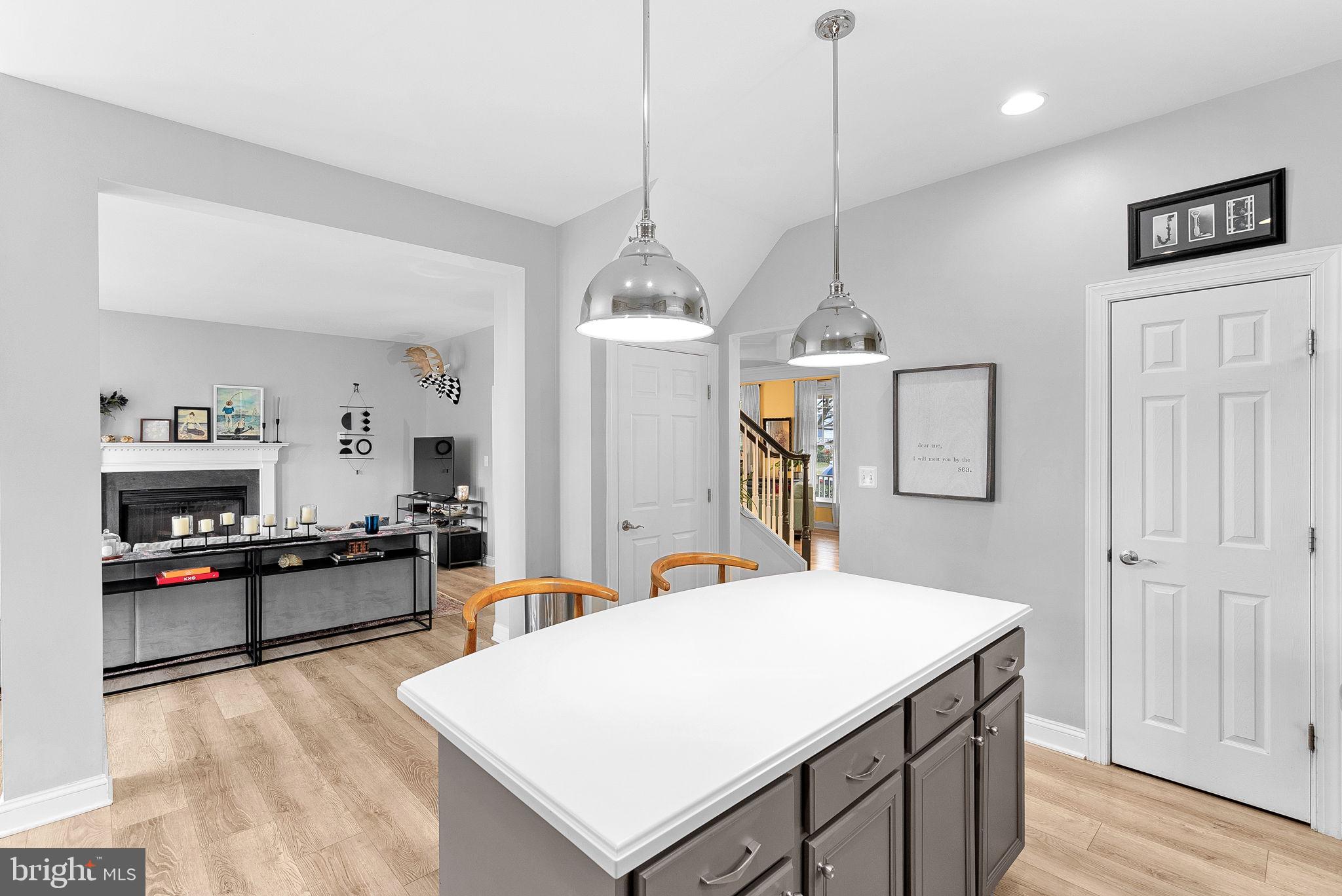 613 Greysands Ln