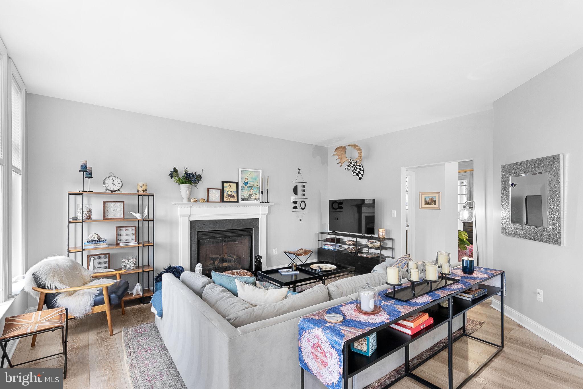 613 Greysands Ln