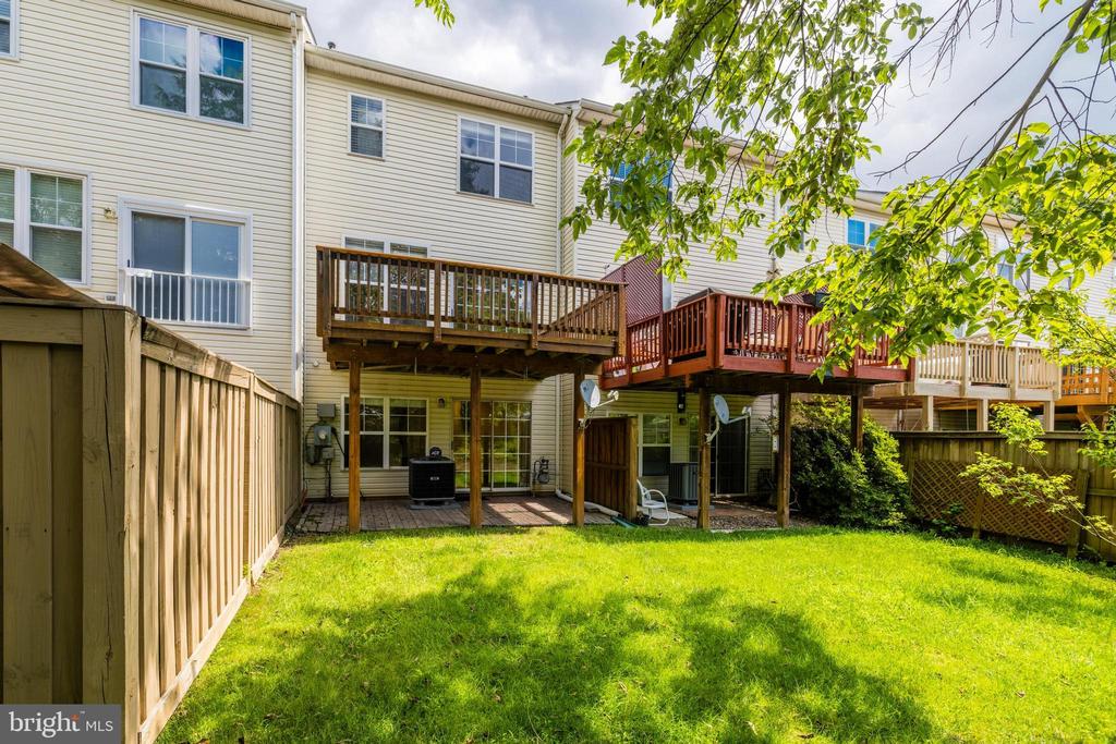 43091 AUTUMNWOOD SQ