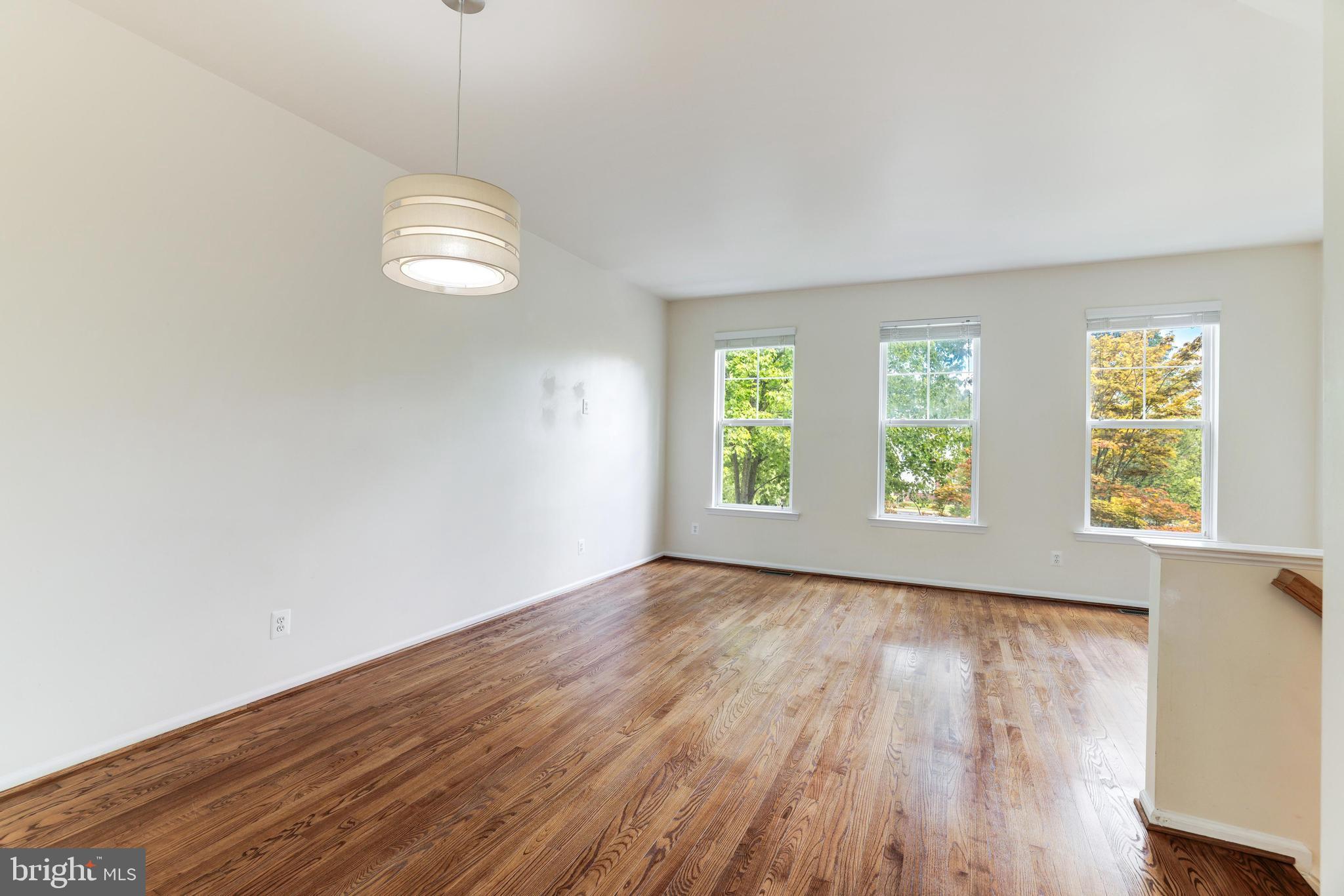 43091 AUTUMNWOOD SQ