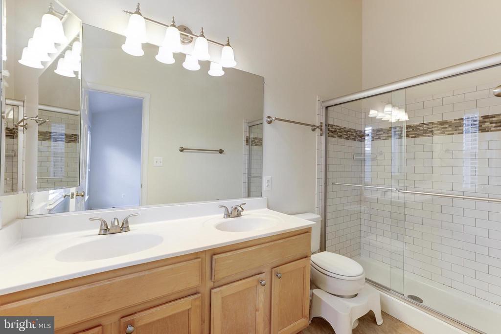 43091 AUTUMNWOOD SQ