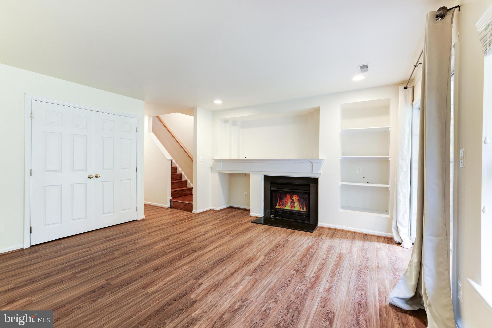43091 AUTUMNWOOD SQ