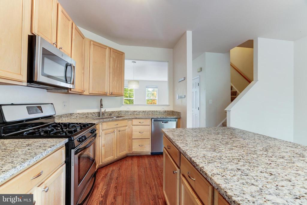 43091 AUTUMNWOOD SQ