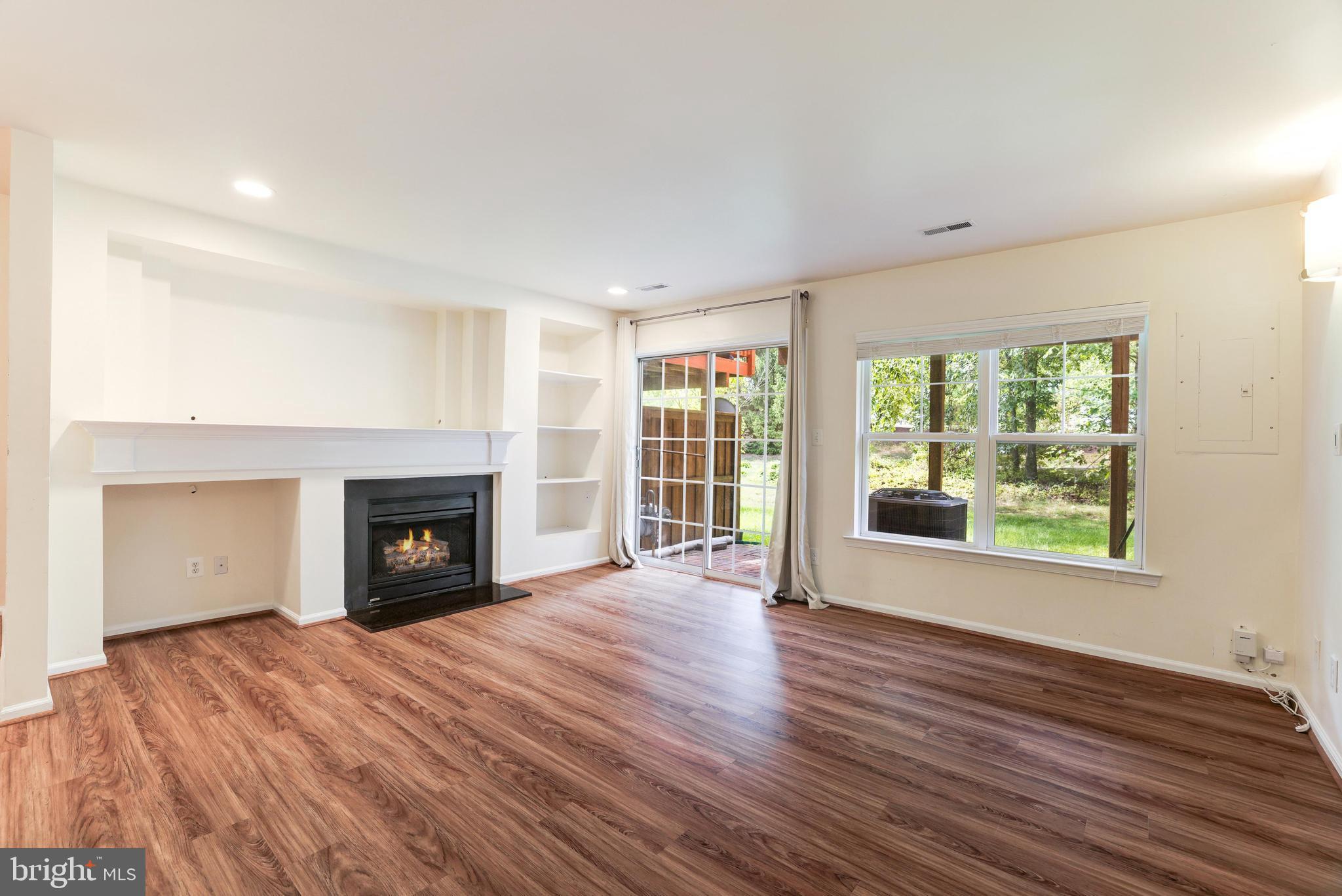 43091 AUTUMNWOOD SQ