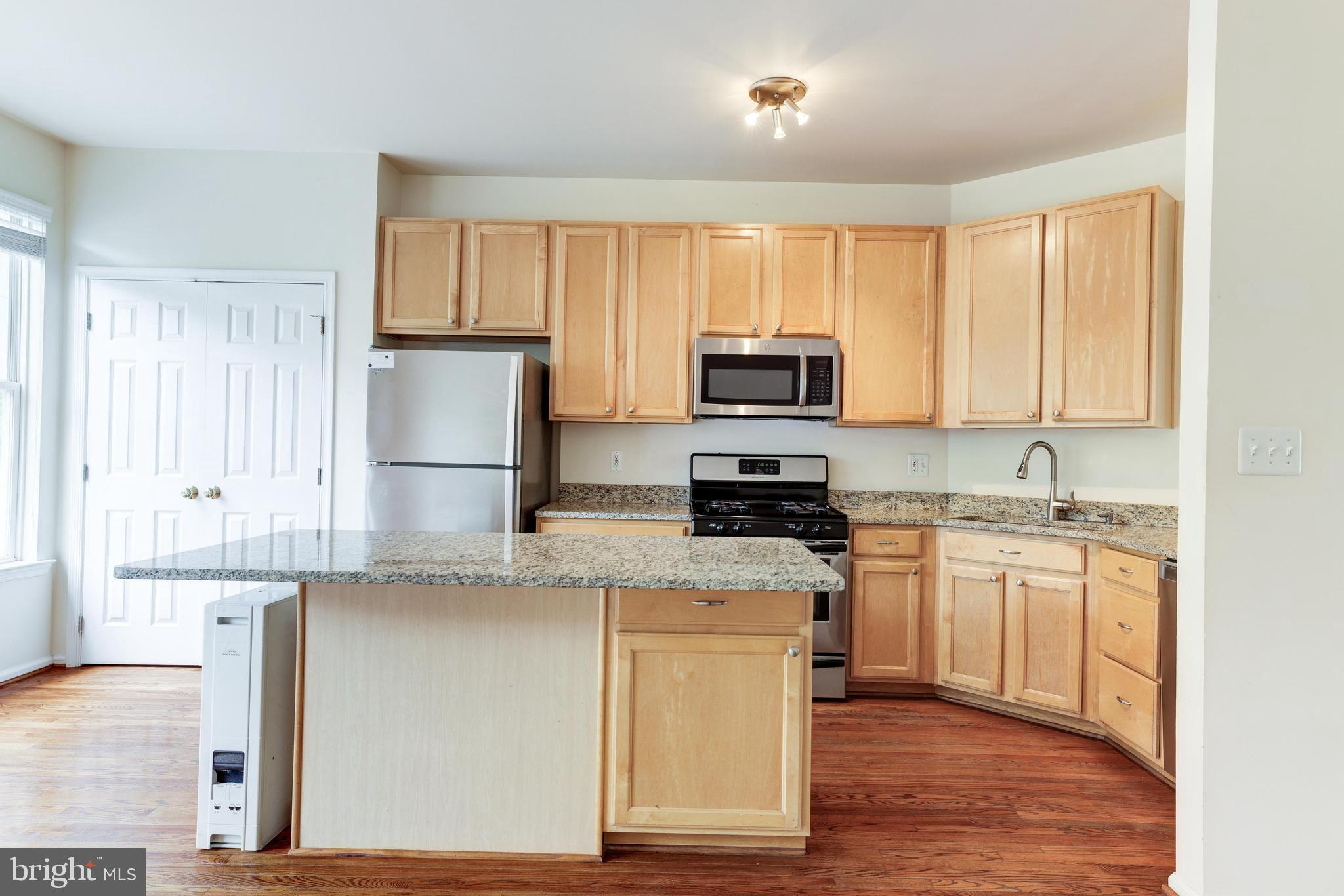 43091 AUTUMNWOOD SQ