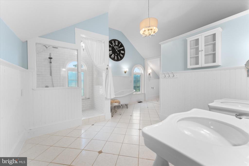 16999 Highland Cir