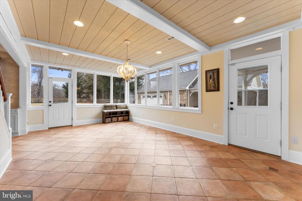 16999 Highland Cir