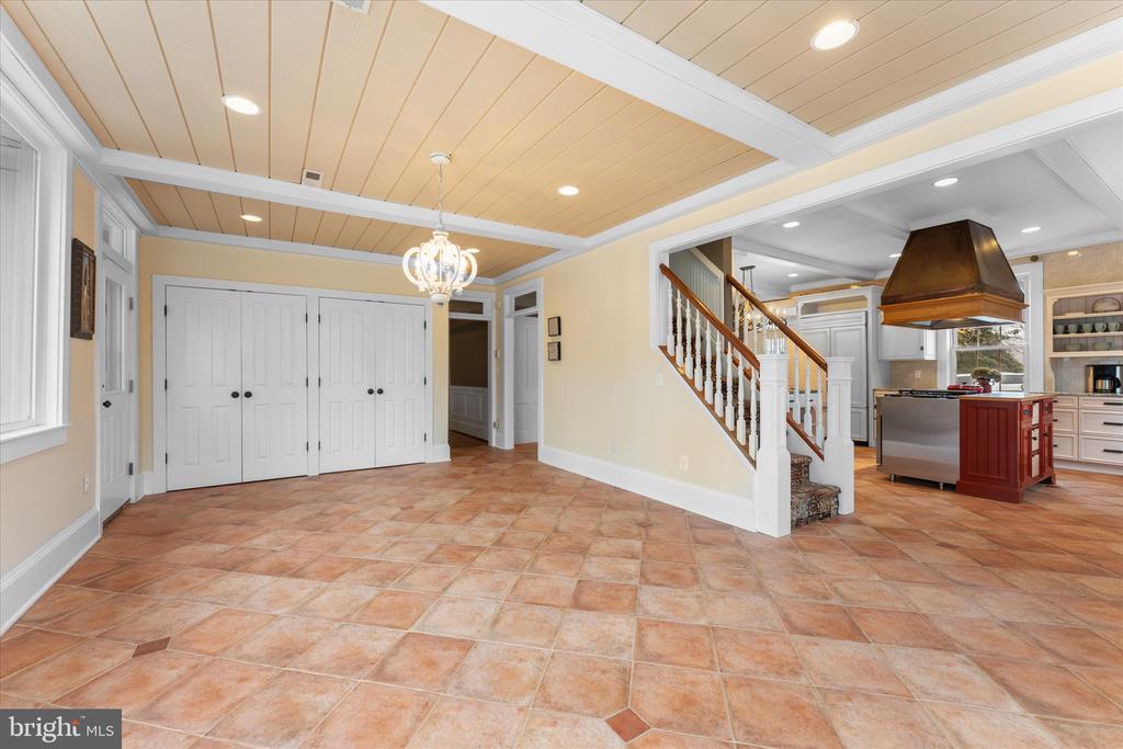 16999 Highland Cir