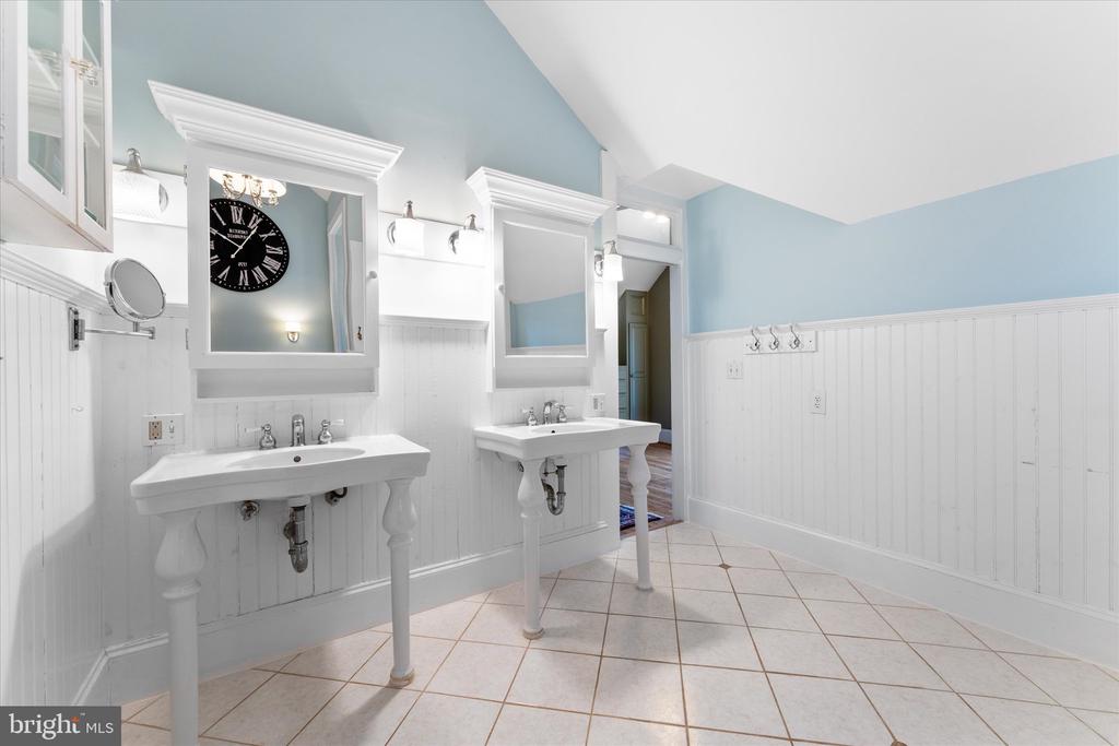 16999 Highland Cir
