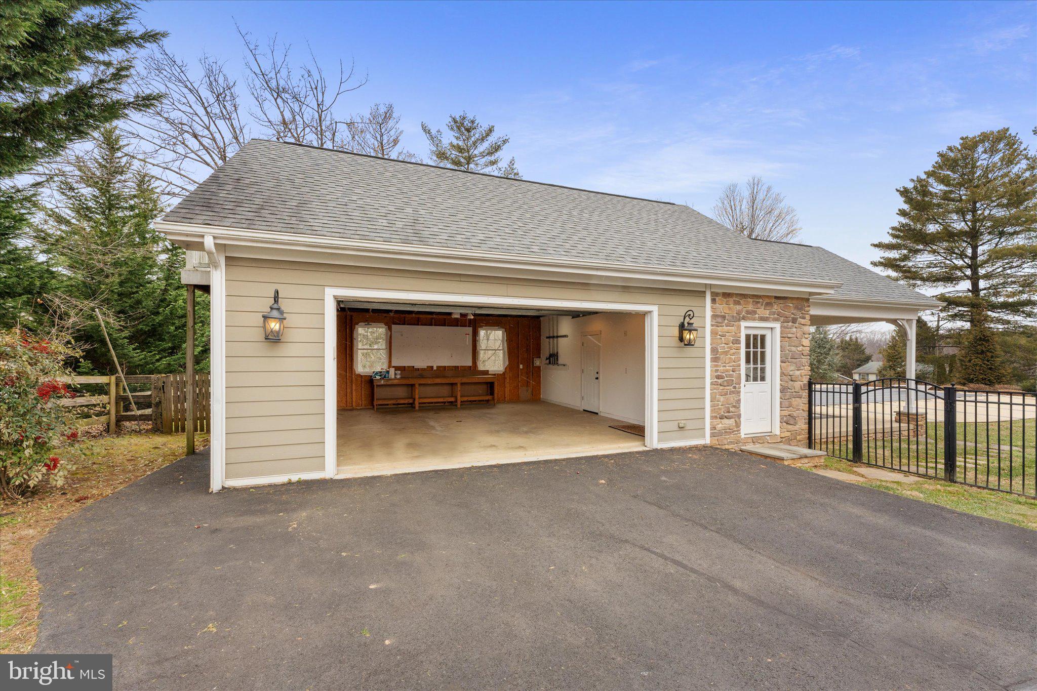 16999 Highland Cir