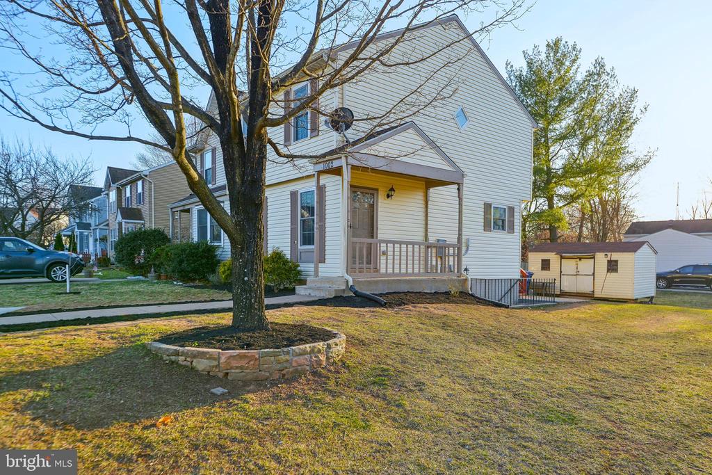 1002 Clymer Ct NE