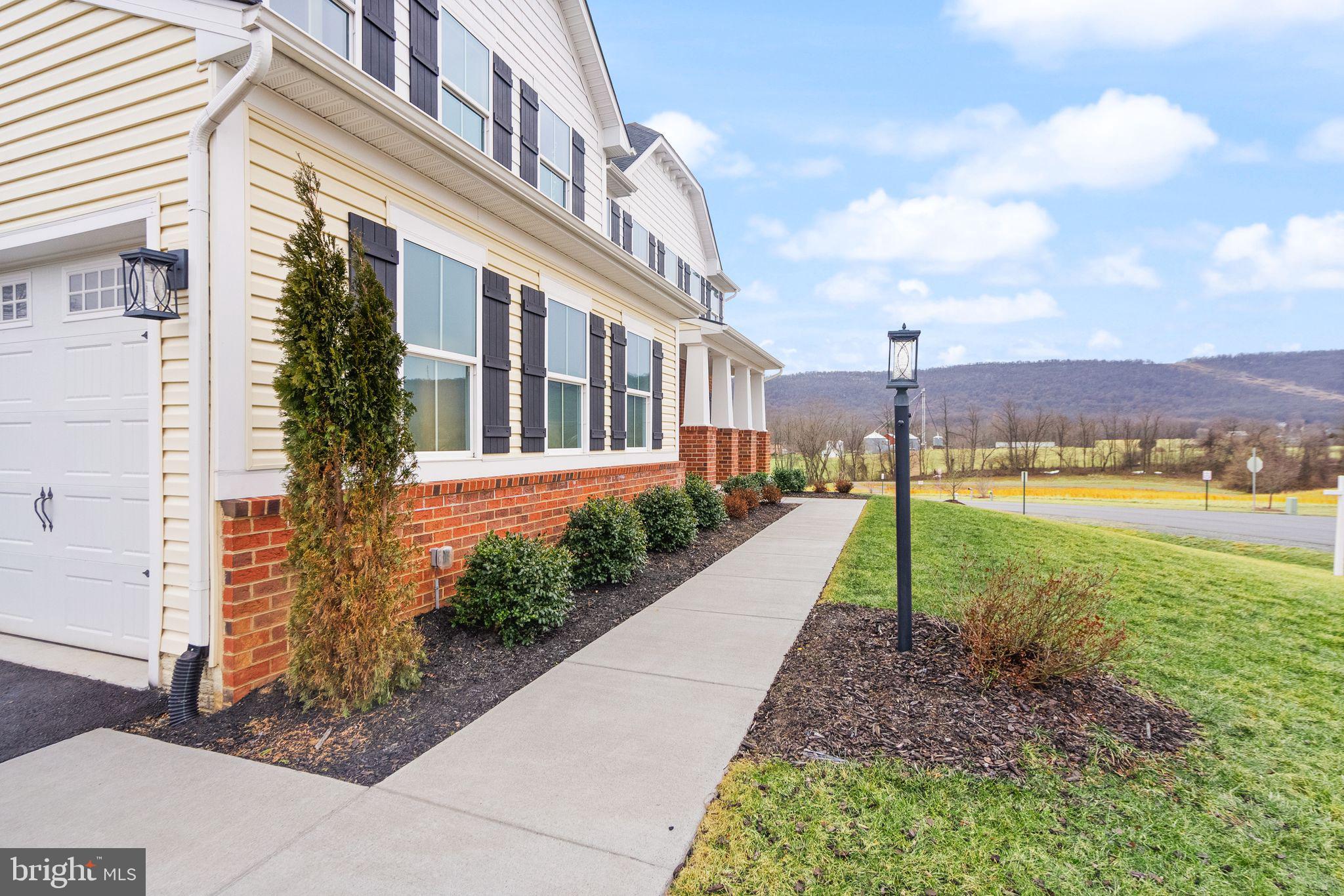 38305 Coralberry Pl