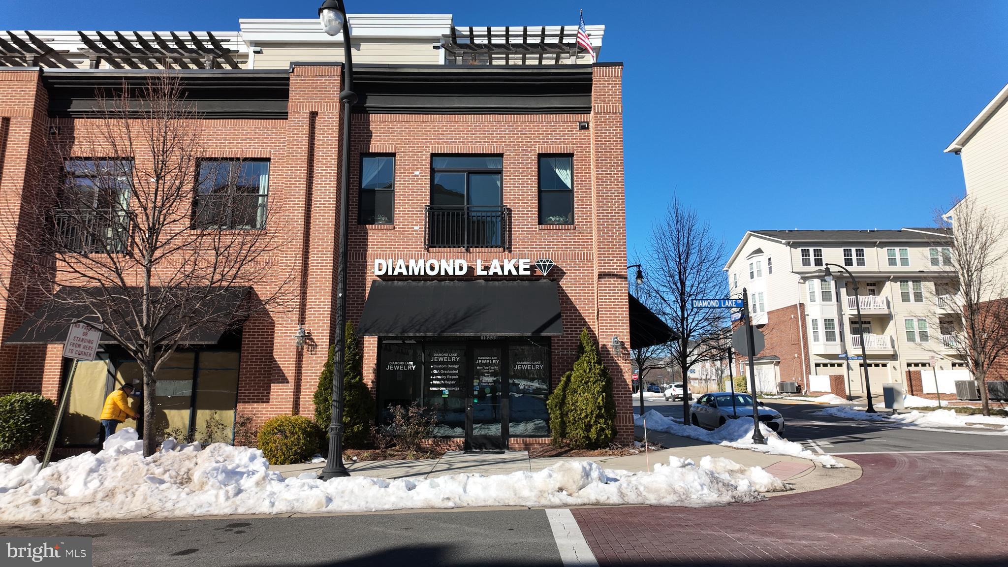 19333 DIAMOND LAKE DRIVE