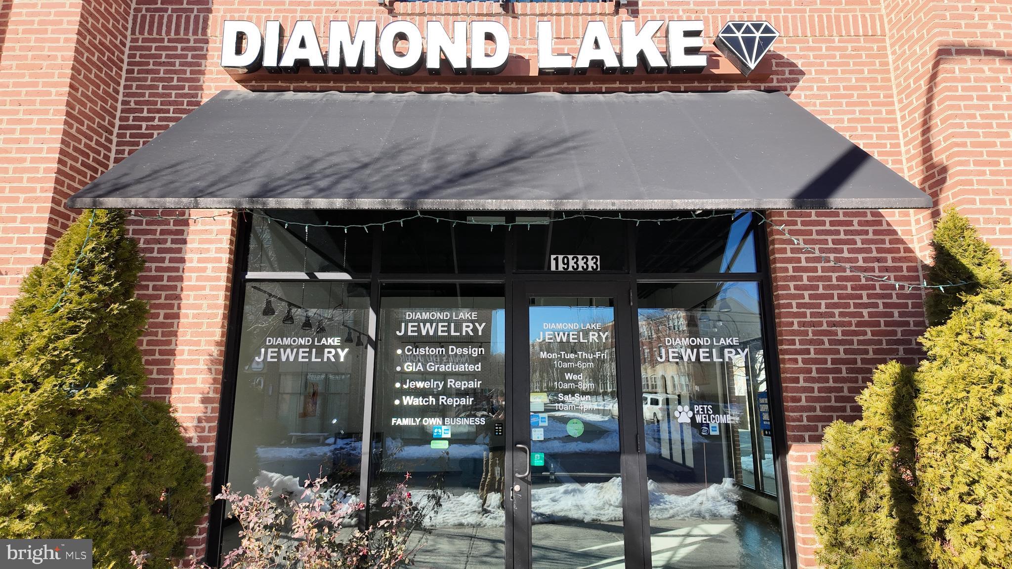 19333 DIAMOND LAKE DRIVE