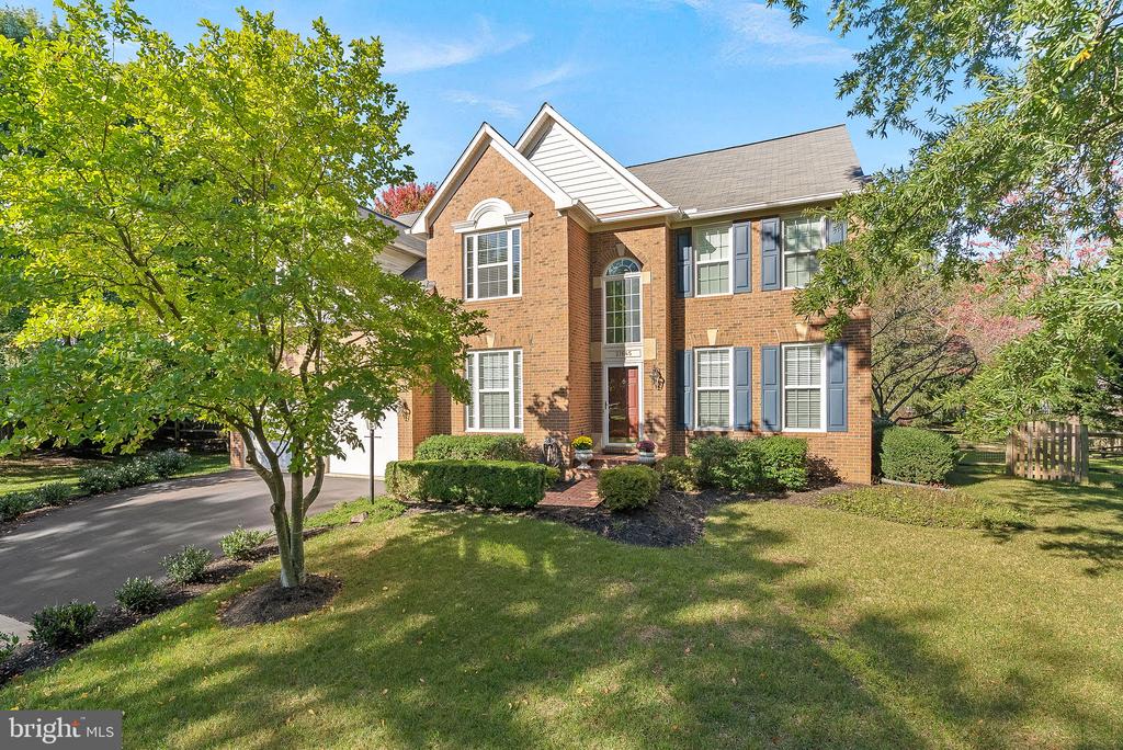 21645 Demott Dr