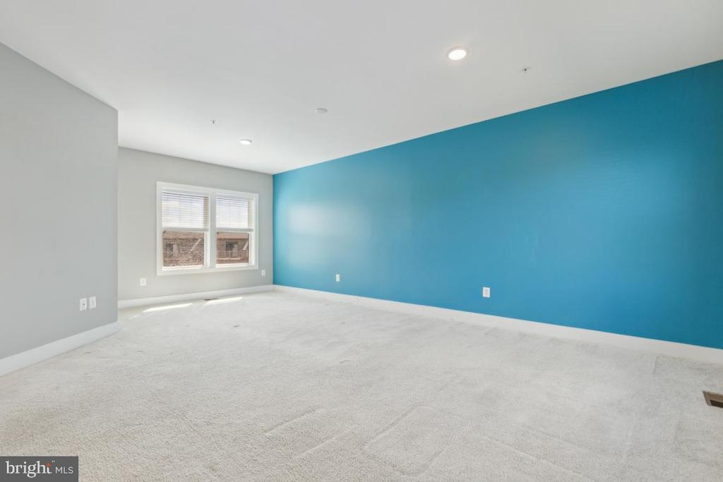 44738 TIVERTON SQ