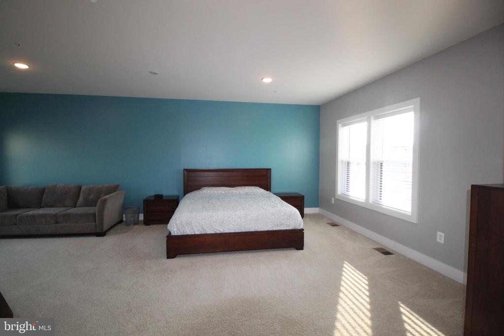 44738 TIVERTON SQ