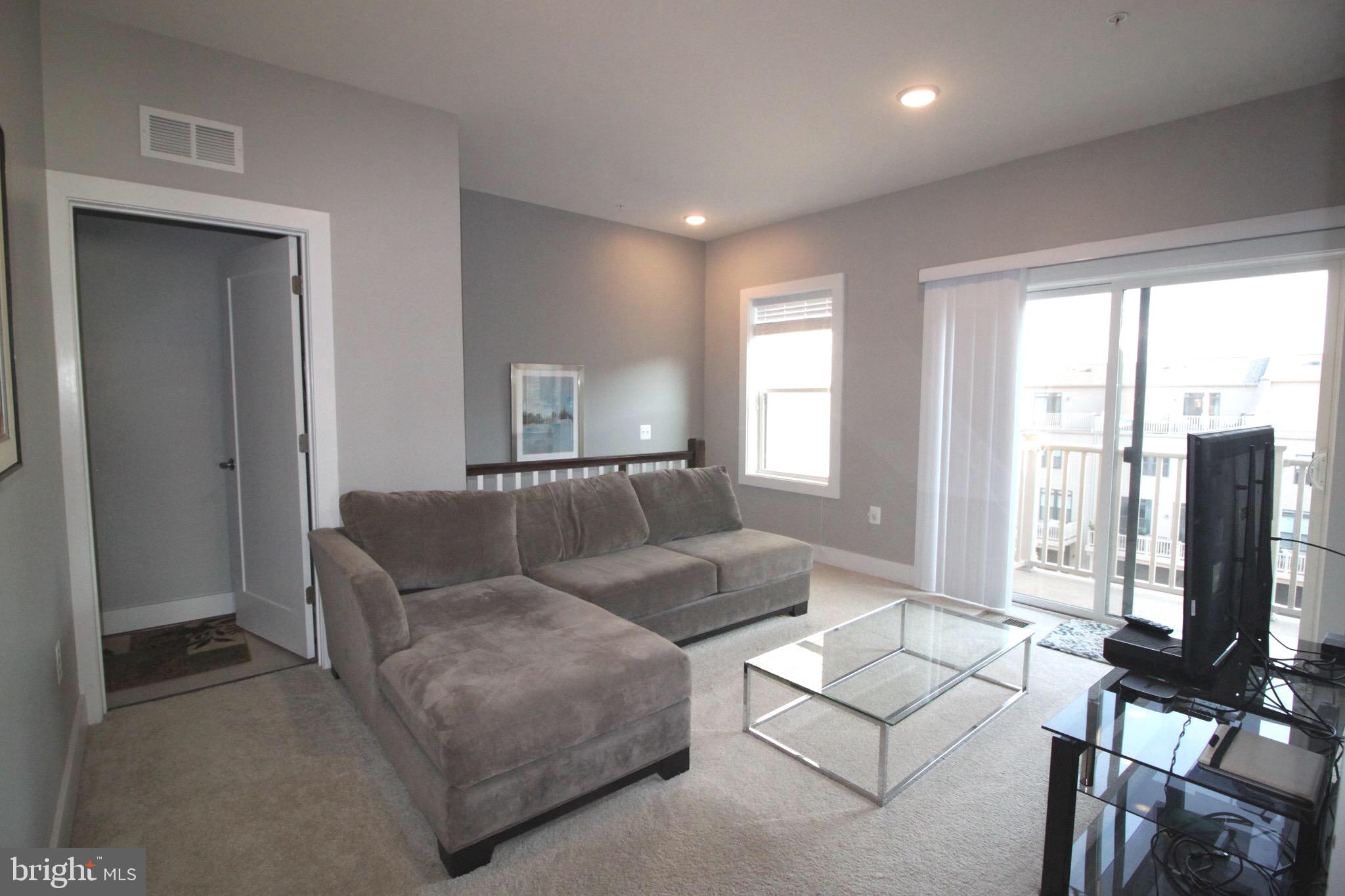44738 TIVERTON SQ